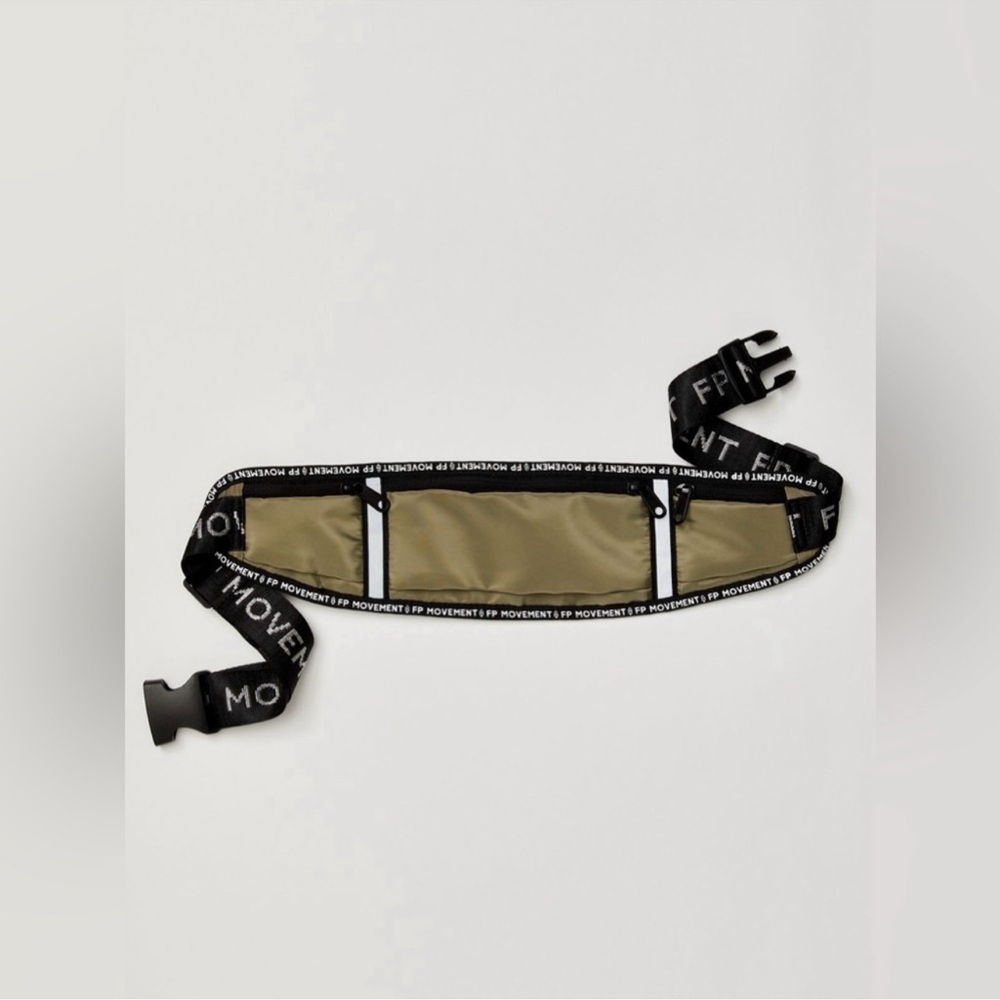 NWT Free People 3 Pocket Runner Belt